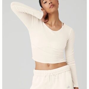 Alo yoga gather long sleeve top